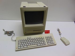 MACINTOSH SE 1/20 CON RATON Y TECLADO (146232)