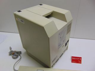 MACINTOSH SE 1/20 CON RATON Y TECLADO (146232)