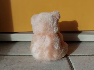 Peluche maialino rosa con dettagli a pois rossi