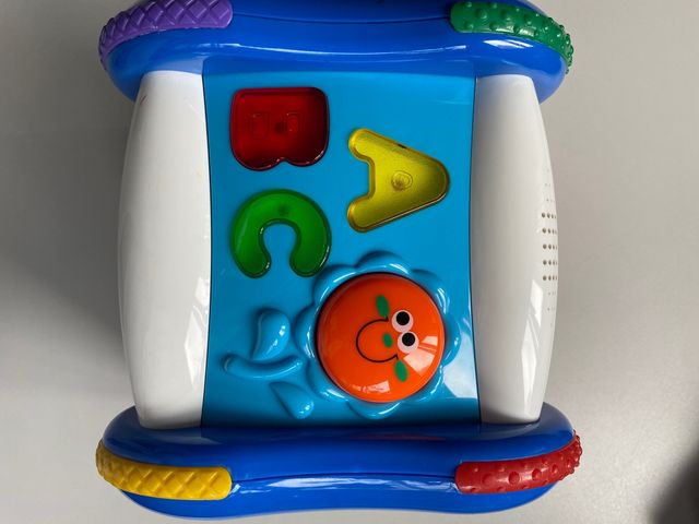 Juguete: cubo didáctico