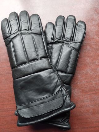 Guantes en piel para motos. 