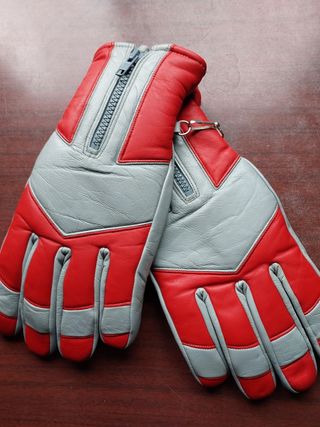 Guantes en piel de vacuno para motos.