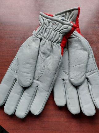 Guantes en piel de vacuno para motos.
