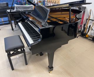Piano Samick 1/2 cola ( Nuevo )