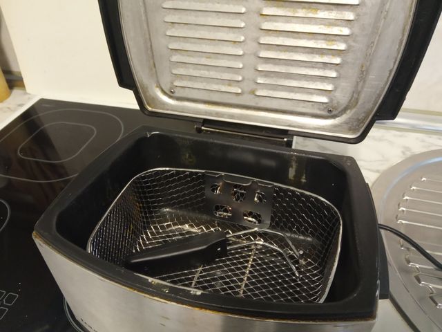 Freidora aceite Taurus y licuadora