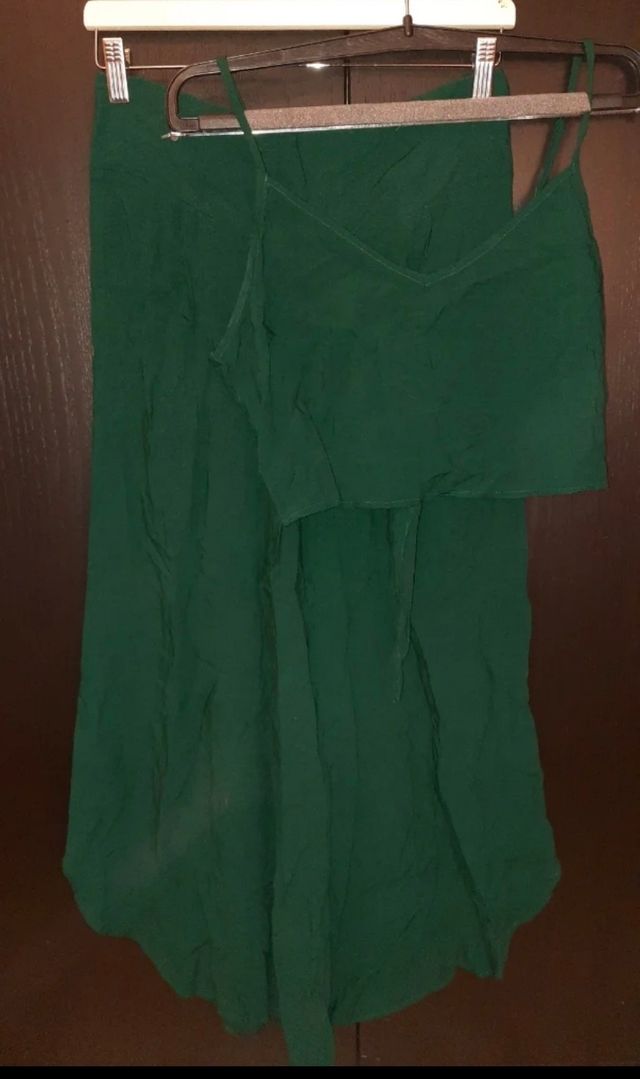 set pantaloni e top verdi