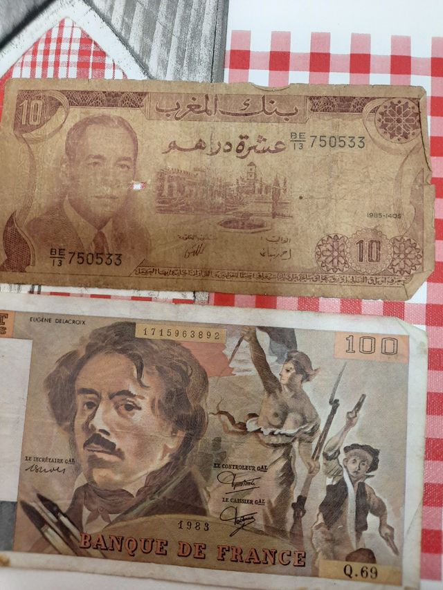 8 Billetes extranjeros