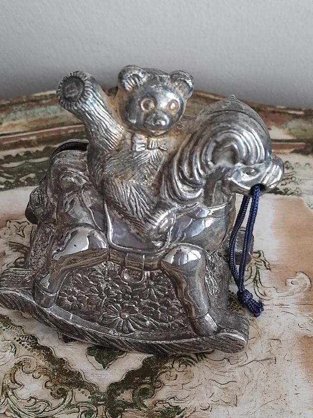 Hucha de Metal Vintage