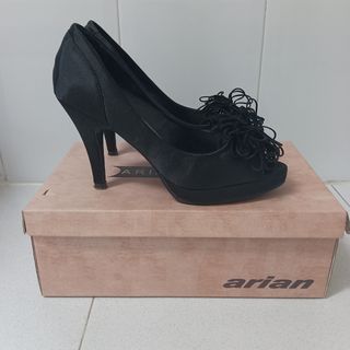 Zapatos de tacón en raso negro N 37