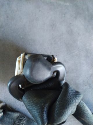 Cinturón 8T7Y15 ADAF018 izq trasero Nissan xtrail 