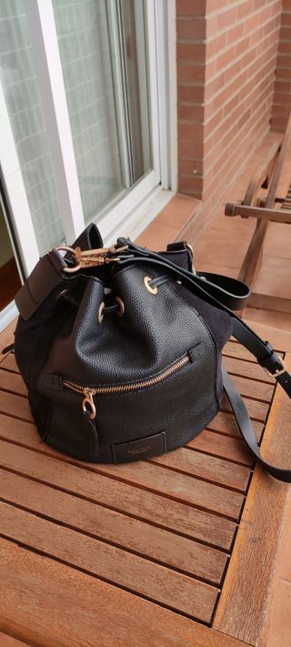 Bolso negro Marca Parfois