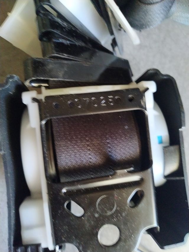 Cinturón 0436144 central trasero Nissan x-trail