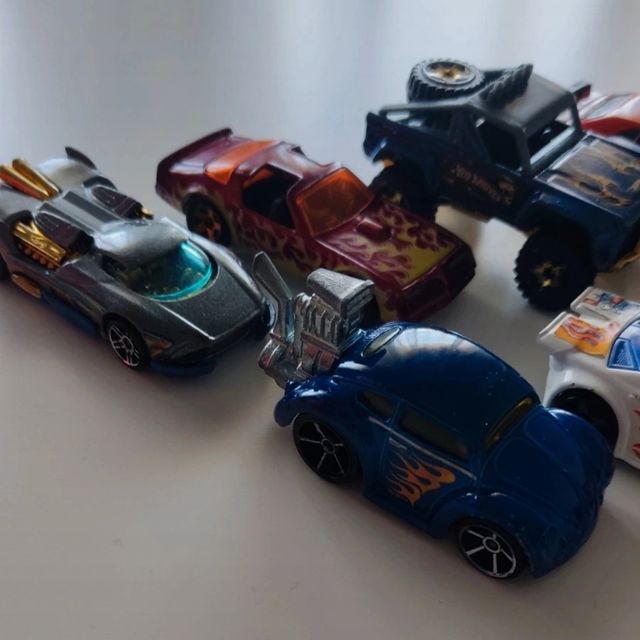Lote variado núm 2 de 8 coches Hot Wheels Mattel