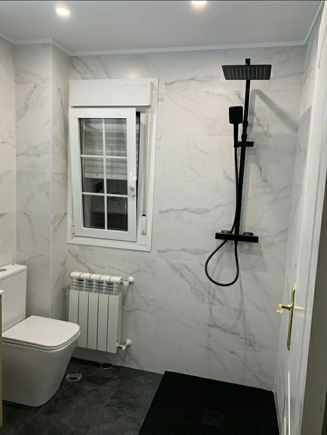 español fontanero profesional,  pequeñas reformas.