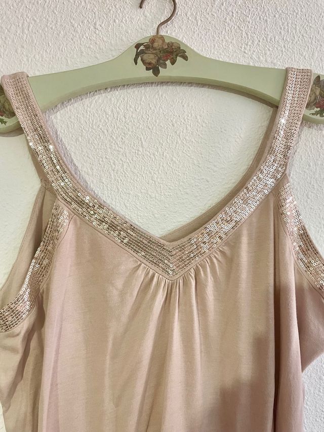 Camisa rosa palo con lentejuelas