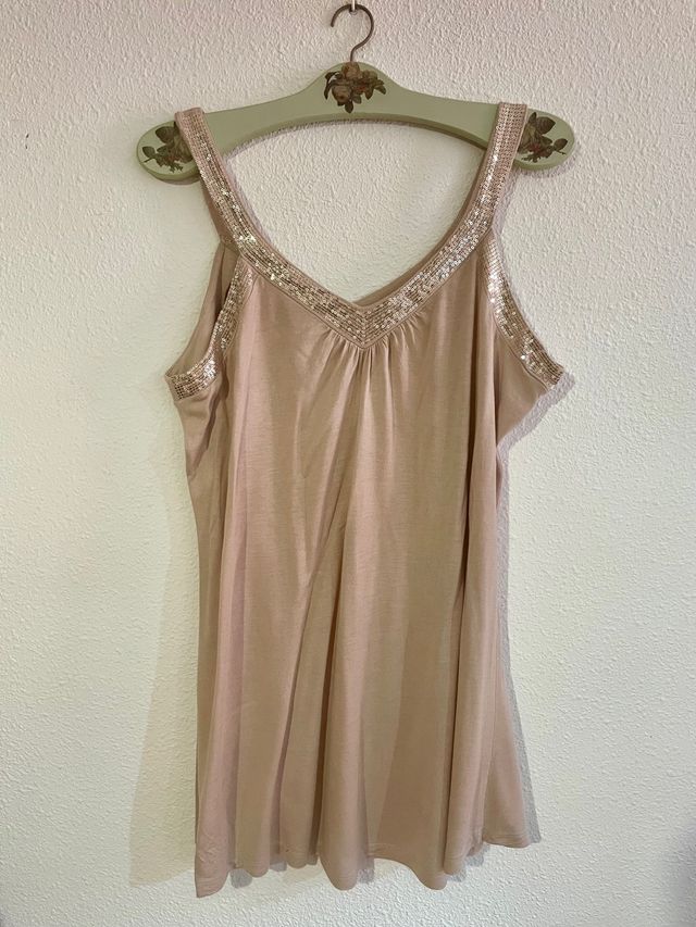 Camisa rosa palo con lentejuelas