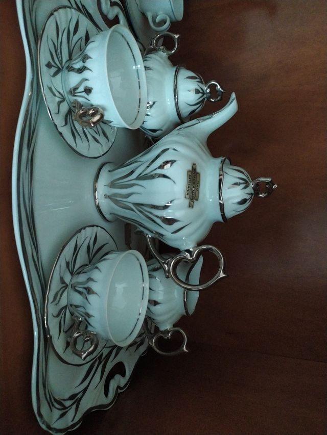 Juego de té de porcelana