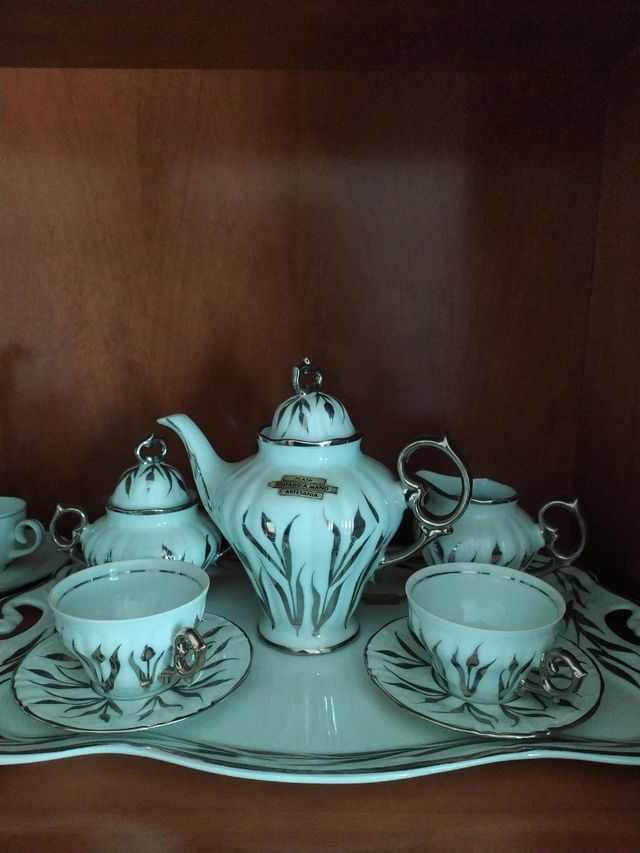 Juego de té de porcelana