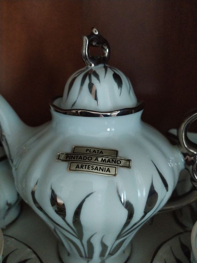 Juego de té de porcelana