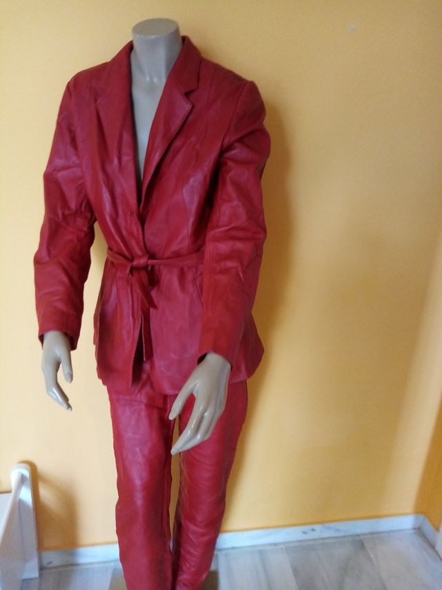 Chaqueta y pantalón de piel Zerimar