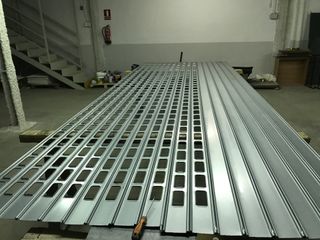 Persianas metálicas de local comercial en Valencia