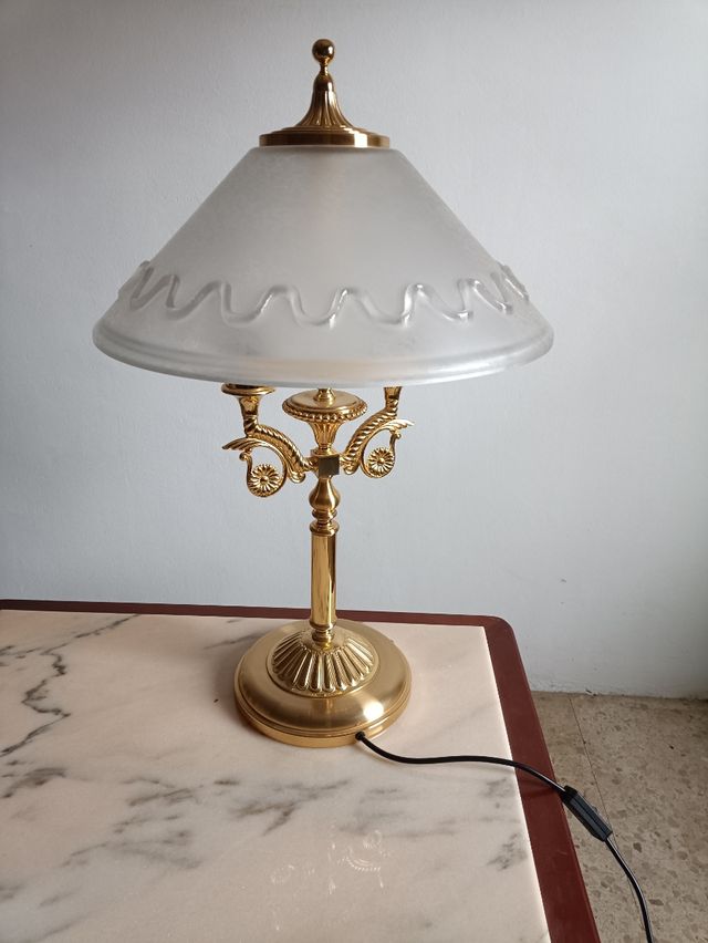 lámpara de mesa estilo clásico