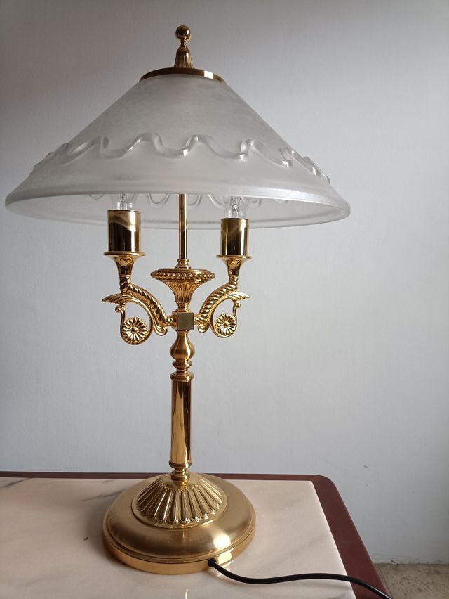 lámpara de mesa estilo clásico