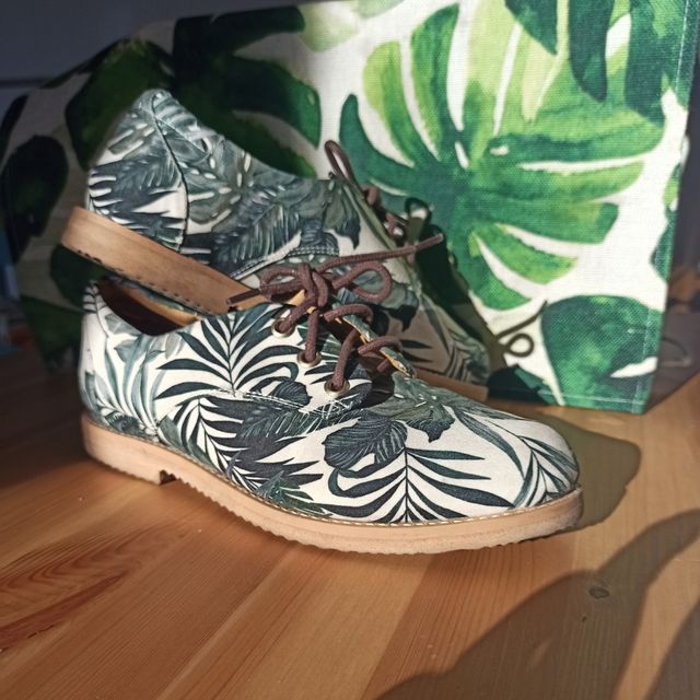 Zapatos veganos Oxford marca Insecta shoes