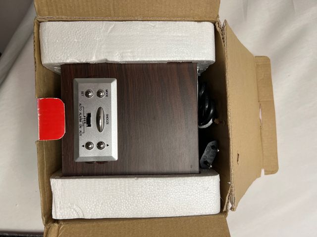 Radio AM/FM reloj y despertador