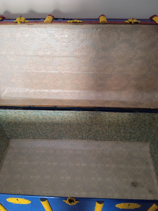 Arcón baul antiguo. Largo..100 fondo 47. Alto