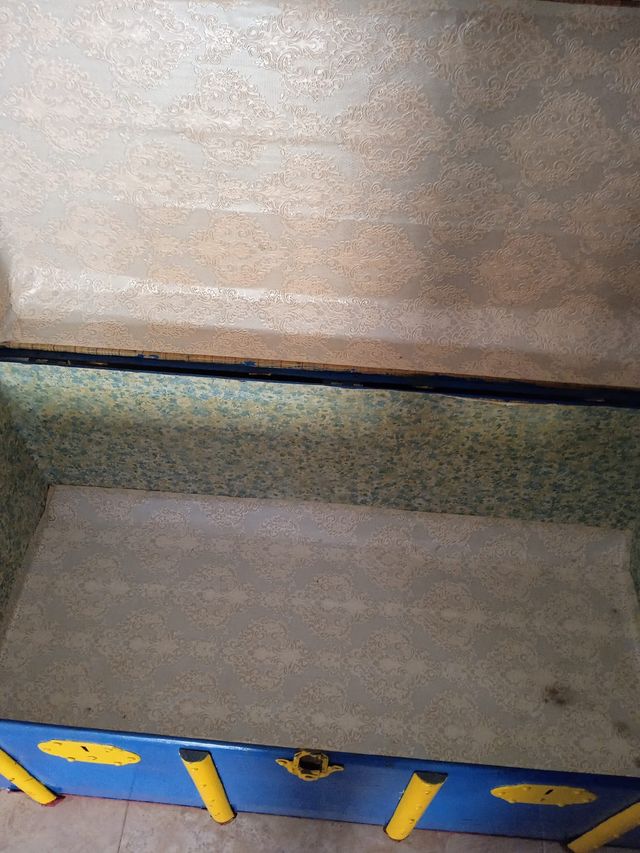 Arcón baul antiguo. Largo..100 fondo 47. Alto