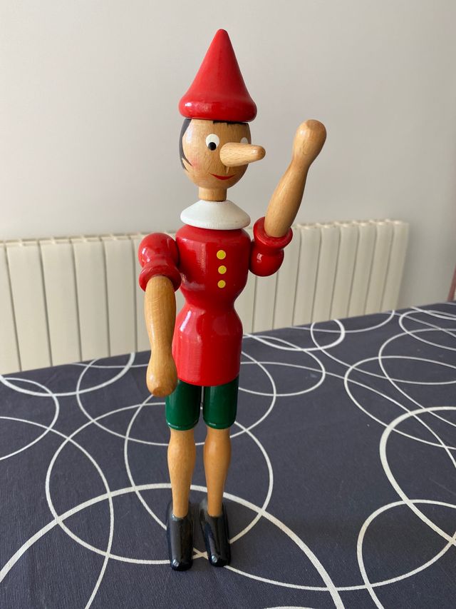Figura de Pinocho de Madera