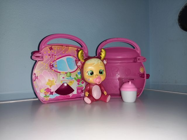 Bebe lloron + casita