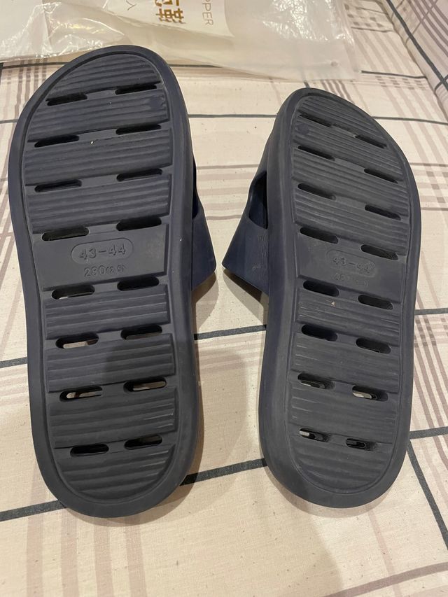 Chanclas one cloud poco usadas 44