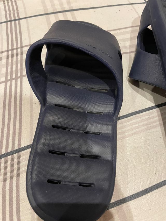 Chanclas one cloud poco usadas 44