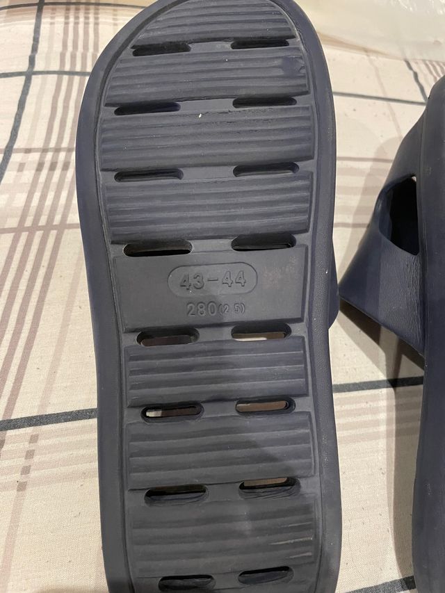 Chanclas one cloud poco usadas 44