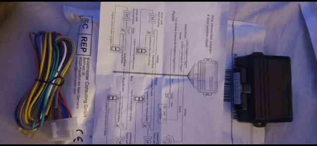 Centralita subida lunas coche al cerrarlo.