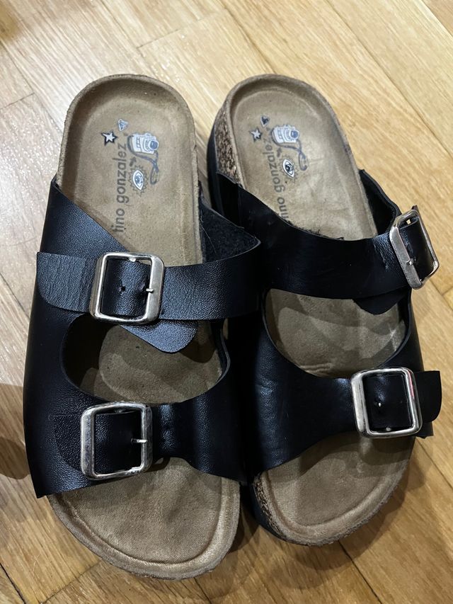 Sandalias negras hebilla