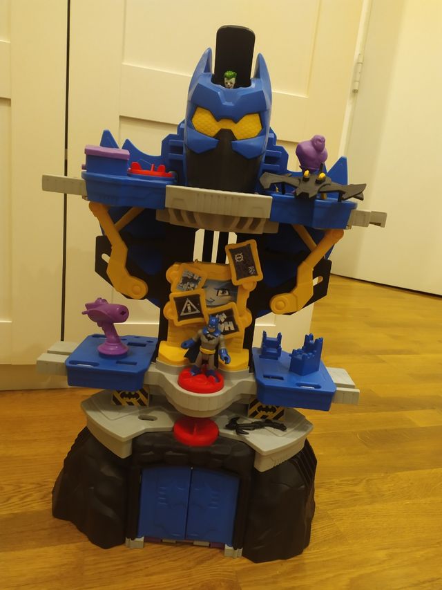 Juguete, la guarida de Batman. Batcueva.