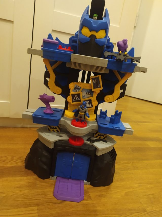 Juguete, la guarida de Batman. Batcueva.