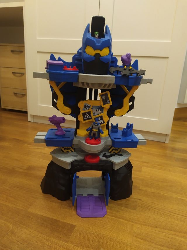 Juguete, la guarida de Batman. Batcueva.