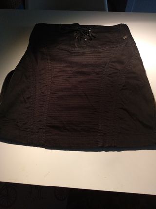 Falda negra elastica