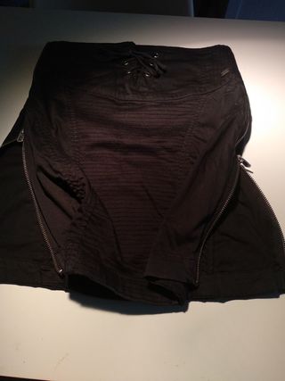 Falda negra elastica