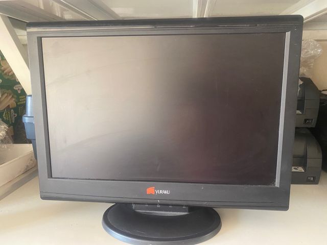 Monitor PC da 19" funzionante.