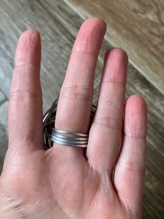 Vistoso anello fatto a mano 
