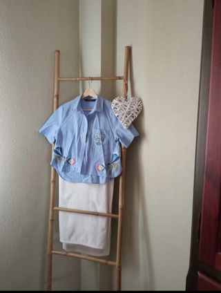 Camisa de Zara.