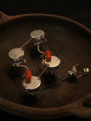 Arnés custom CTS y condensadores NOS