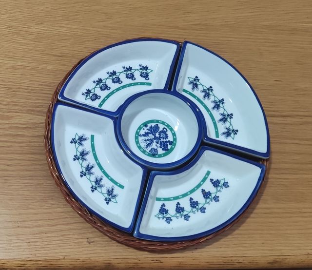 Antipastiera in ceramica con cestino