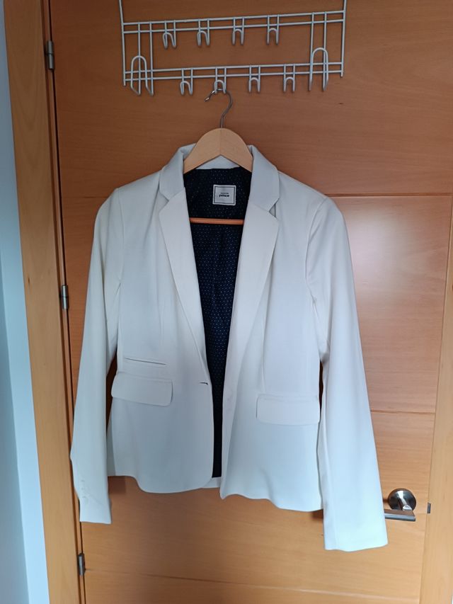 Americana blanca sin estrenar