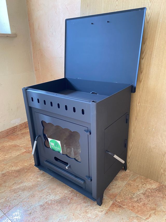 Estufa de leña con doble puerta nueva